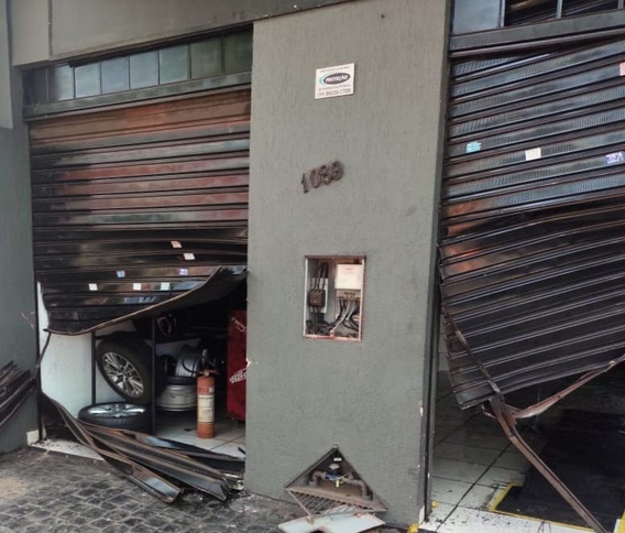 5°BBM atende ocorrência de incêndio e estabelecimento comercial no bairro Osvaldo Rezende