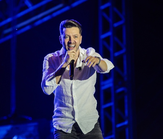 Cantor sertanejo Evandro Jr. é a atração do programa Estação Paranaíba nesta quarta (15)