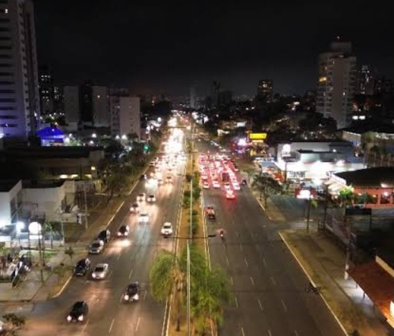 Duas pessoas ficam feridas após atropelamento por motocicleta na Avenida Rondon Pacheco, em Uberlândia