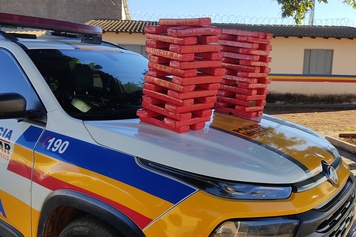 Motorista é preso com 59 barras de maconha na MG-188, em Coromandel