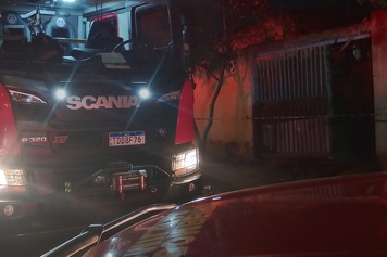 Homem é encontrado carbonizado após incêndio em casa no bairro Santa Rosa, em Uberlândia